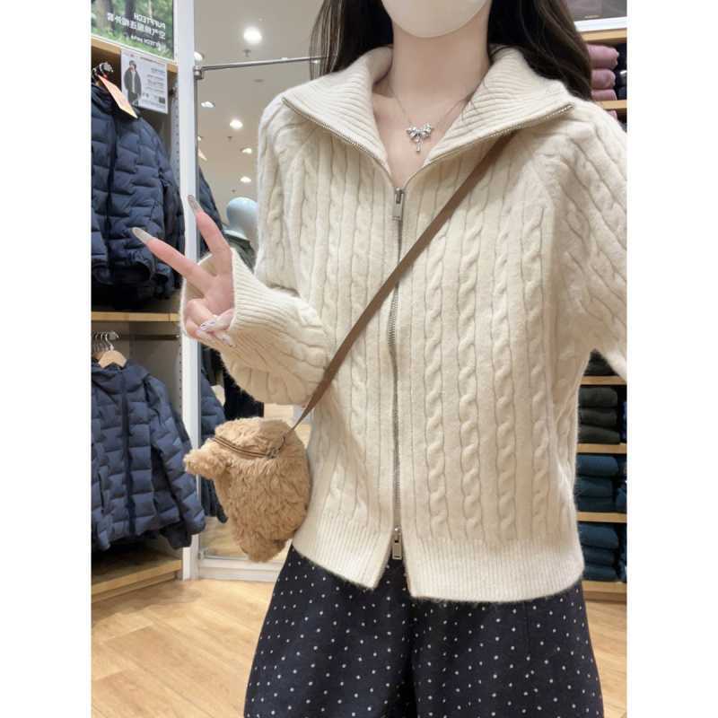 Autumn and winter Korean style double-zipper knitted cardigan for women, designed with a turn-down collar, twisted pattern, gentle and loose, versatile sweater coat wholesale