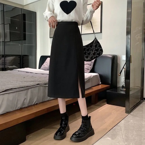Slimming High-Waisted Black Bodycon Skirt with Slits, Mid-Length A-Line Skirt for Summer College Teacher Plus-Size Semi-Body Skirt