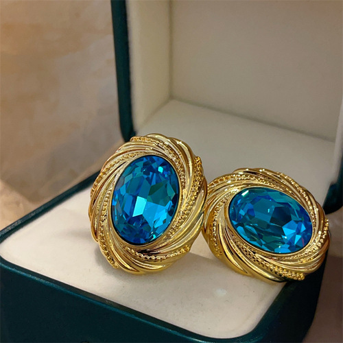 Light Luxury High-End Blue Pigeon Egg Diamond Stud Earrings  New 18K Gold-Plated Edge Elegant Stud Earrings Unique