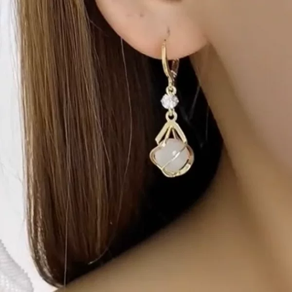 S925 Silver Needle New South Korea Water Drop Pendant Light Luxury Niche Design Internet Celebrity Female Elegant All-match 2022 Trendy Earrings