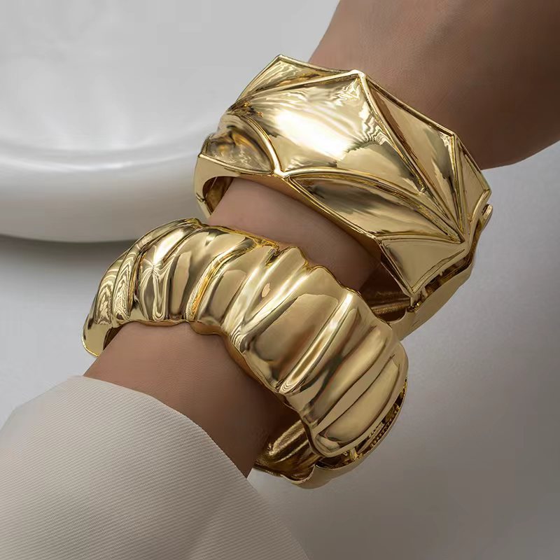 Europa y los Estados Unidos lujo transfronterizo diseño ligero de la industria pesada sensación pulsera metálica brillante abertura pulsera geometría minimalista personalidad amplia joyas