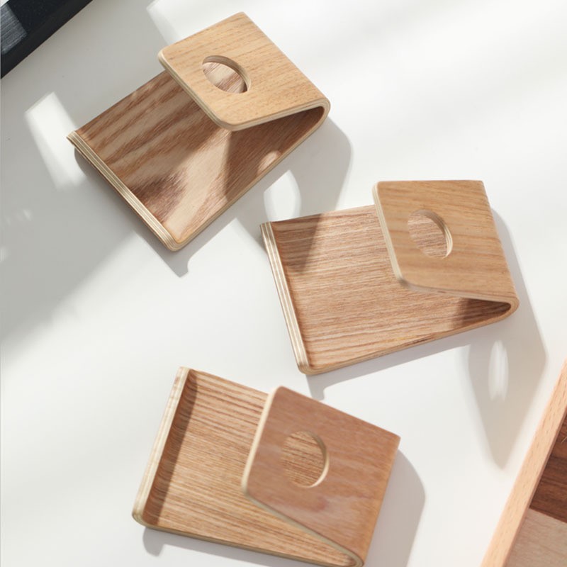 Teléfono móvil soporte de madera personalizado mayorista integrado formado base de madera sólida escritorio perezoso estante de adornos