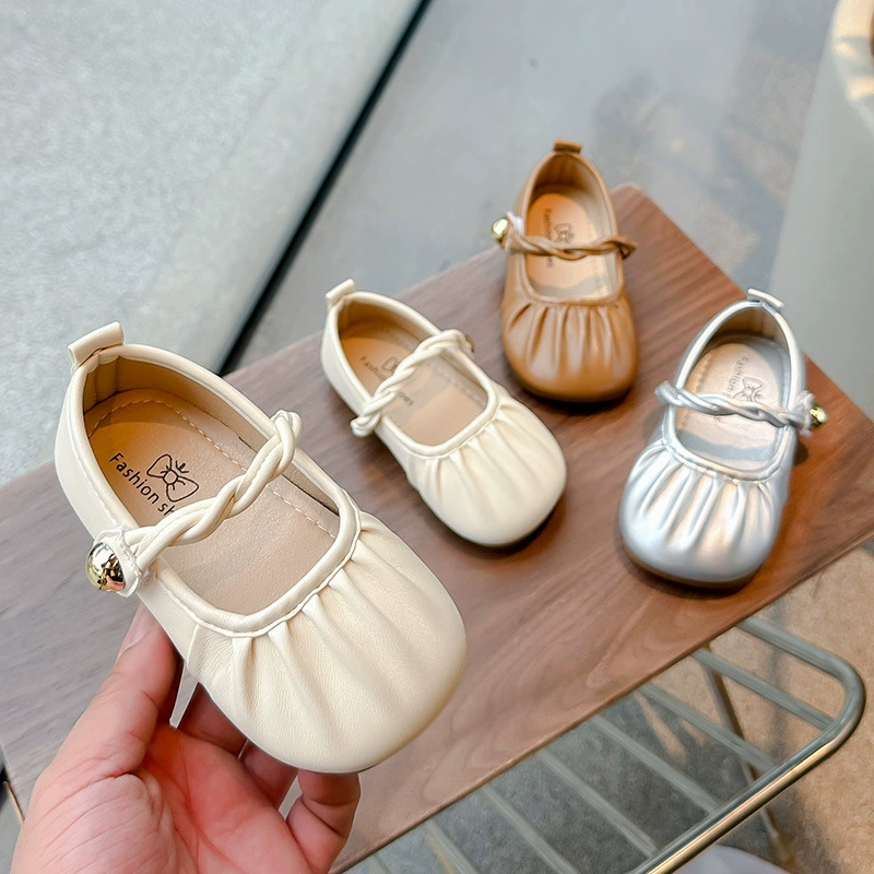 Маленькие кожаные туфли для девочек 2025 весна и лето новые туфли для девочек мягкие кожаные туфли для девочек