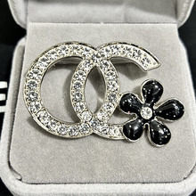 New Middle Ancient Chanel Style Double C Brooch Enamel Accessories Women's Letter Diamond Pearl Camellia Pins Wholesale