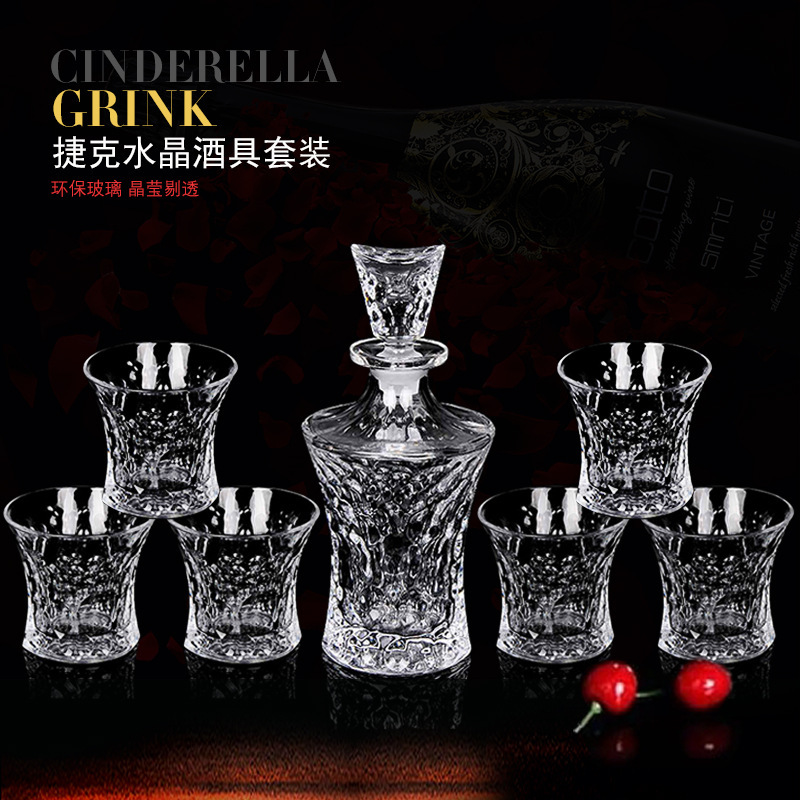 Comercio exterior transfronterizo suministro de alta calidad de vidrio de cristal checo whisky taza de vino casero decanter set de vino