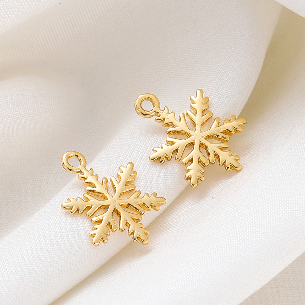 3g Weight Pendant Jewelry Making Type 12.3*16.5MM Jewelry Making Size DIY Jewelry Accessories Classification 10 Pieces, 1 Piece Quantity Copper Material Snowflake Pattern Plating Design Casual, Elegant, Simple Style Style 10 Pieces 1 Piece 12.3*16.5MM Copper Snowflake Pendant 2
