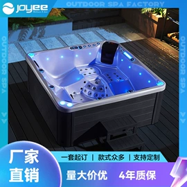 浴缸;游泳池