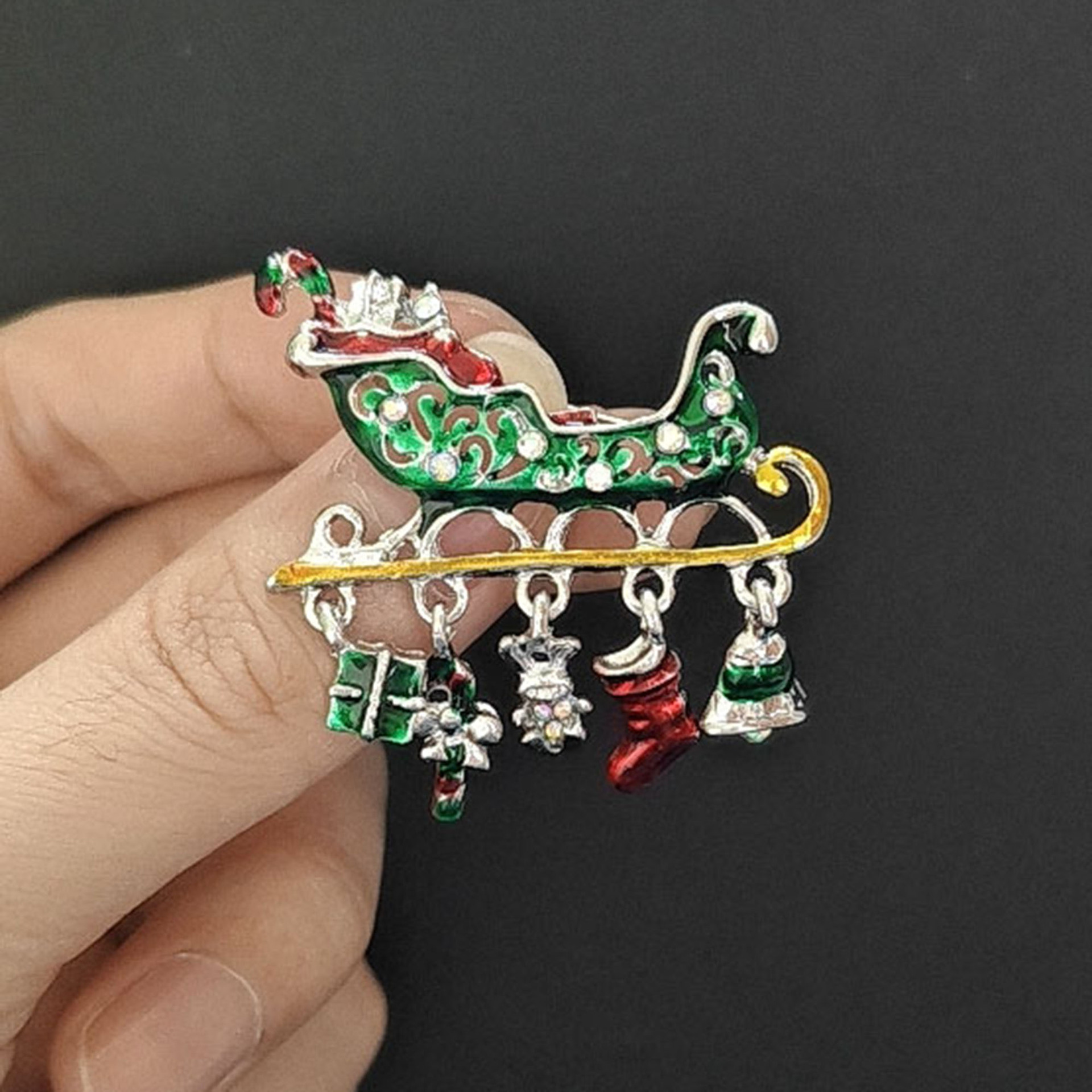 Oil-Drip Enamel Christmas Car Series Brooch, Fashionable Alloy Sleigh Car Brooch, Holiday Accessory Brooch, Versatile