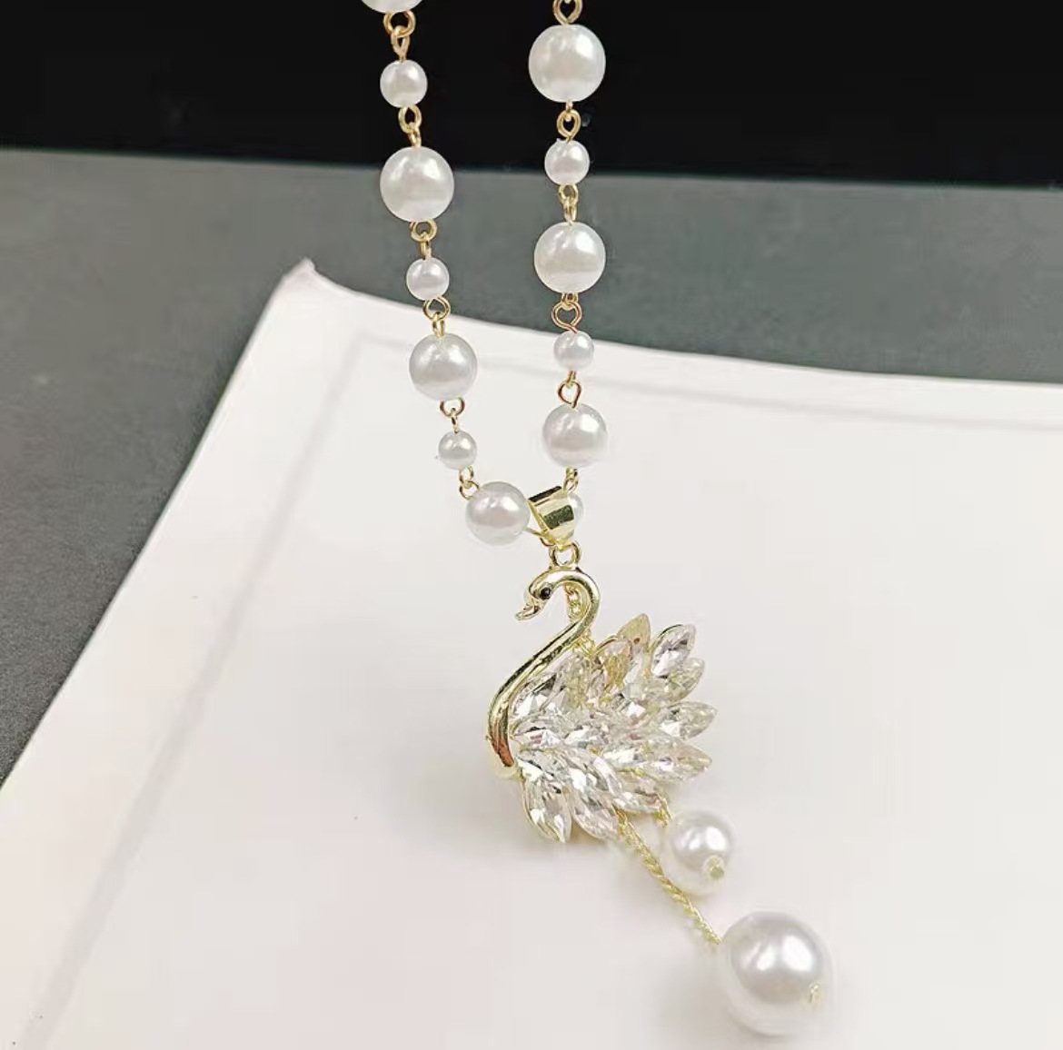 135 화이트 크리스탈 스완