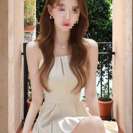 纯欲一字肩连衣裙女2025夏季新款小众别致设计感甜美减龄收腰短裙