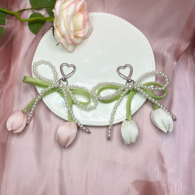 Venta caliente transfronteriza colgante de tulipán colgante de lazo llavero decoración de bolsos de mujer accesorios perlas al por mayor
