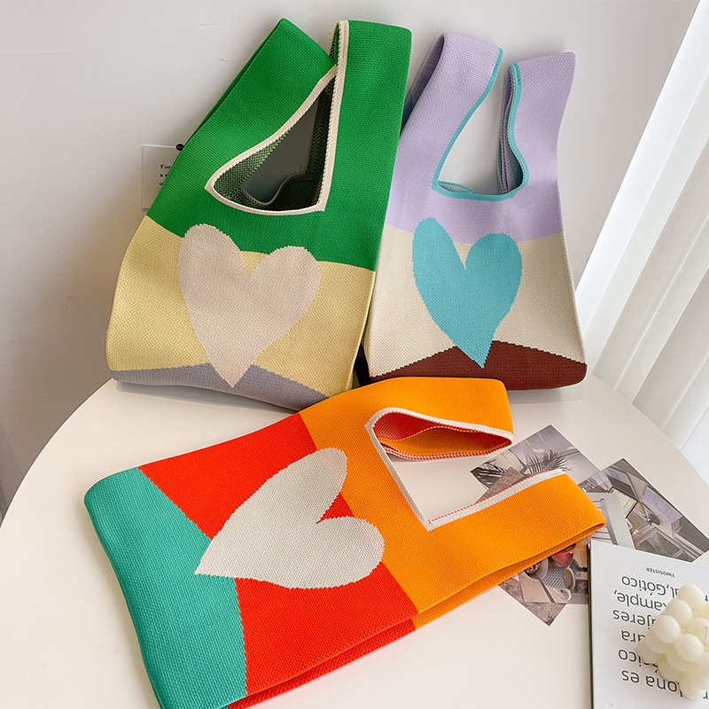 Women's Medium Knit Color Block Heart Shape Vintage Style Square Open Handbag display picture 3