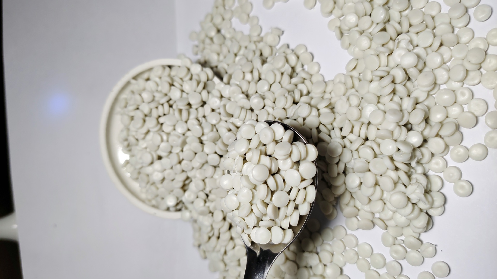 南京白色低压HDPE颗粒  再生塑料HDPE颗粒  吹塑聚乙烯PE颗粒