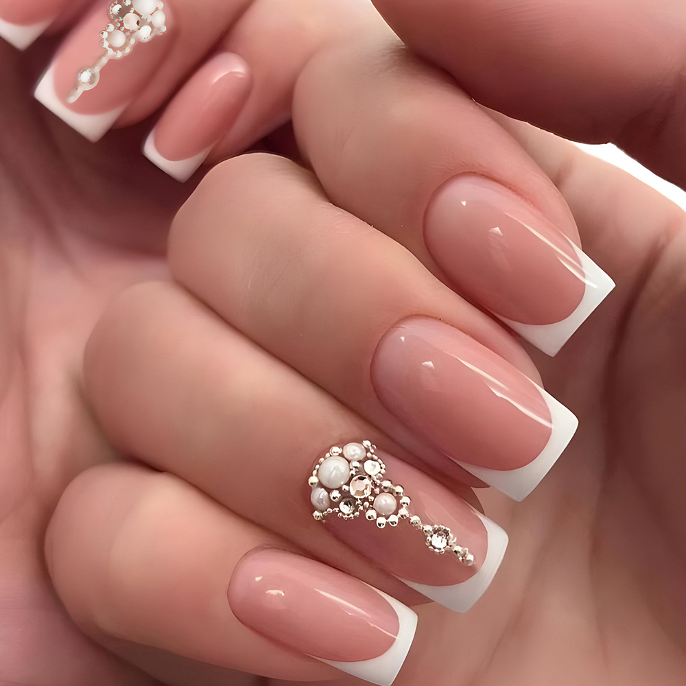Venta caliente transfronteriza, uñas portátiles de diamantes de imitación de perlas, uñas francesas de borde blanco, uñas falsas simples y desmontables