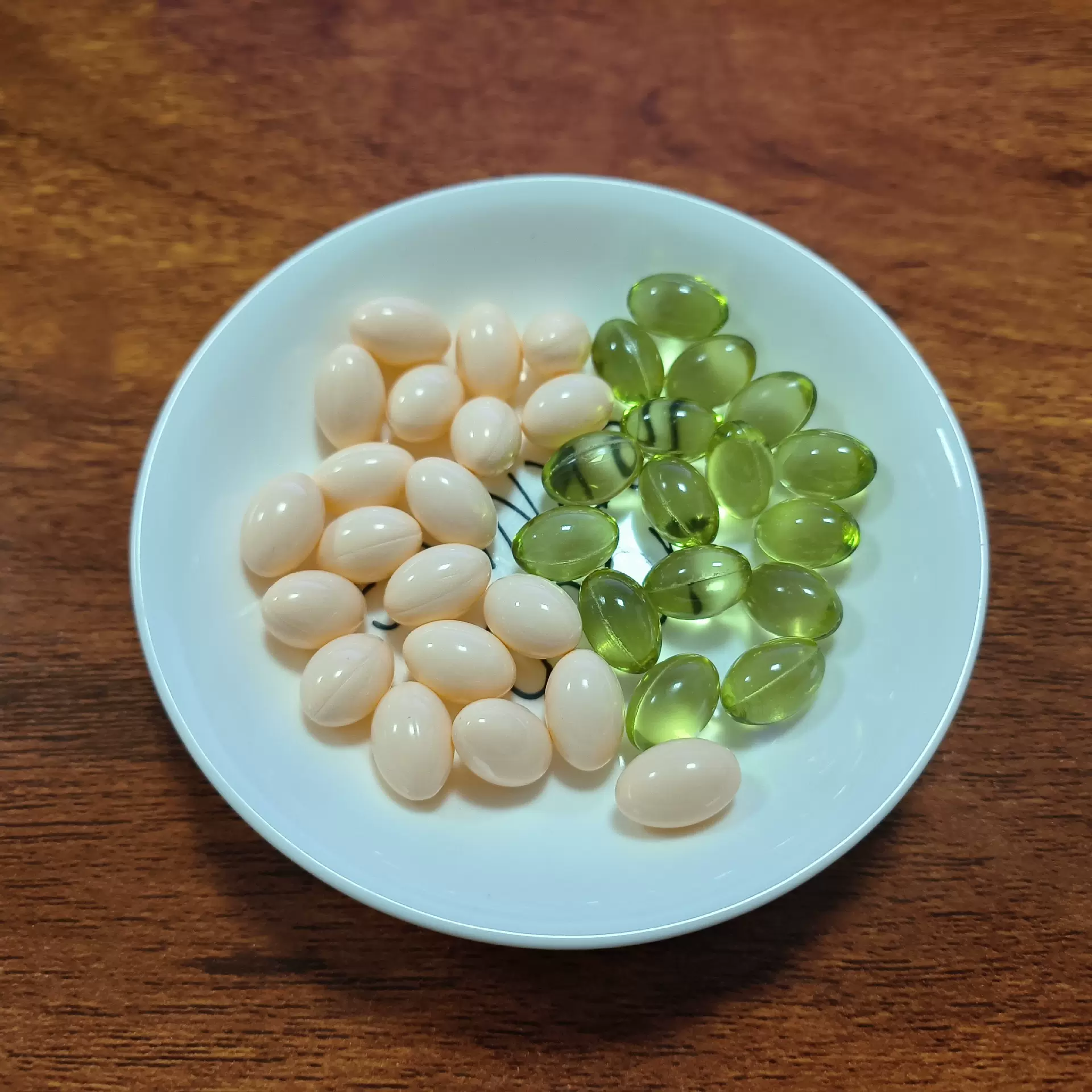 鱼油藻油软胶囊凝胶糖果源头工厂代加工资质齐全种类多样颜色可选