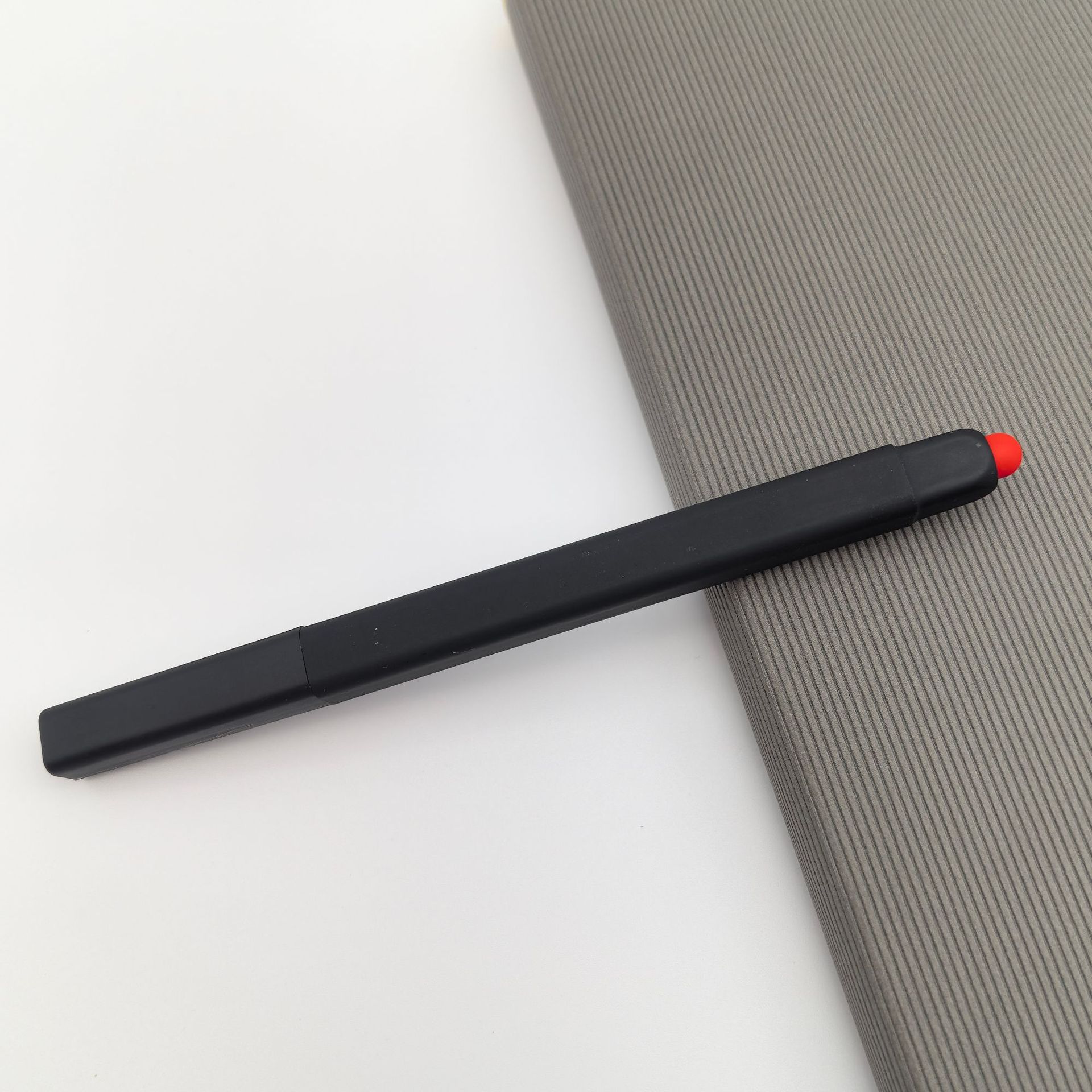 Comercio sin bolígrafo bolígrafo de plástico publicitario cuadrado lápiz táctil se puede personalizar color pulverización bolígrafo cuadrado al por mayor