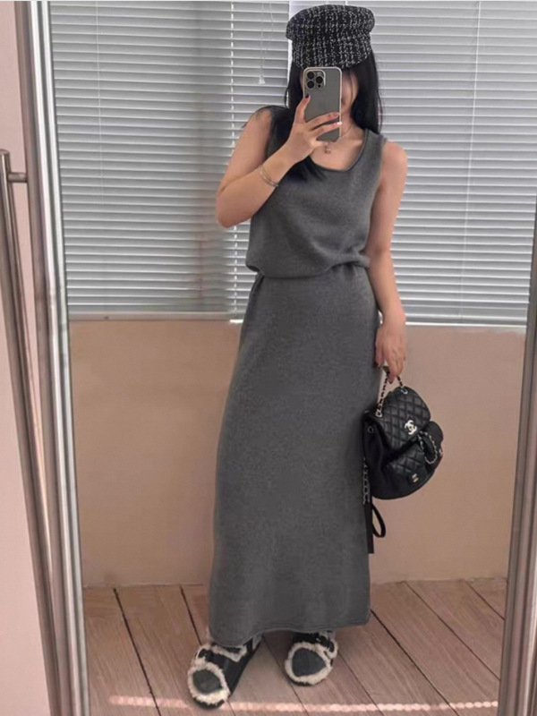 秋冬大码女装时尚慵懒高级感吊带长裙+宽松大v领针织衫毛衣两件套|undefined