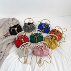 韓版時尚女包鑲鑽手提包2023新款鏈條水桶包單肩斜挎包質感小清新