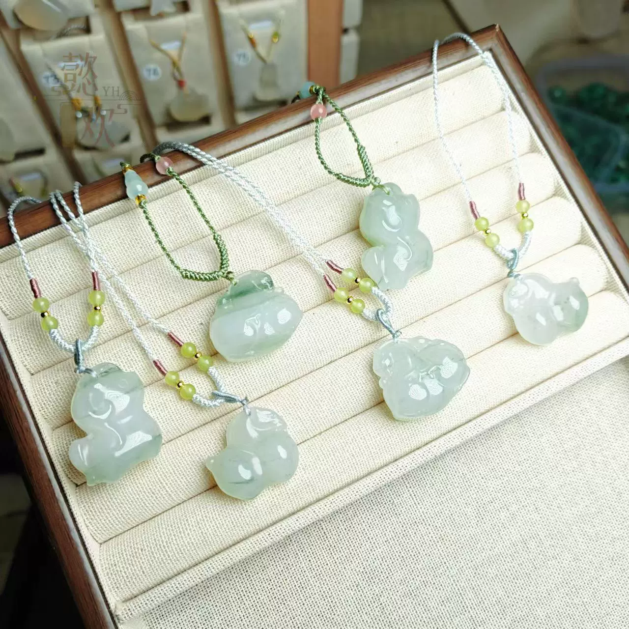 新疆天山翠马到成功挂件翡翠色马上有钱项链生肖马属相玉石吊坠