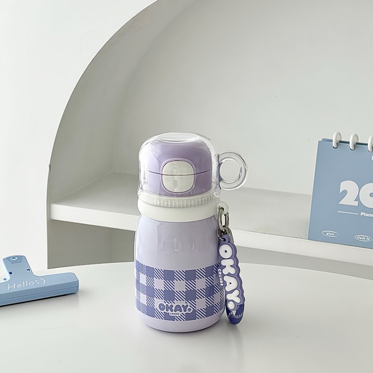 Una taza de tres bebidas taza de cubierta de agua potable taza de paja de acero inoxidable taza de agua portátil pequeña para niñas de alto valor facial