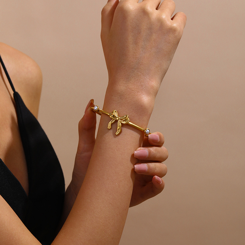 15g Weight Bangle Classification 304 Stainless Steel Chain Material Vacation Simple Style Flower 304 Stainless Steel Bangle In Bulk