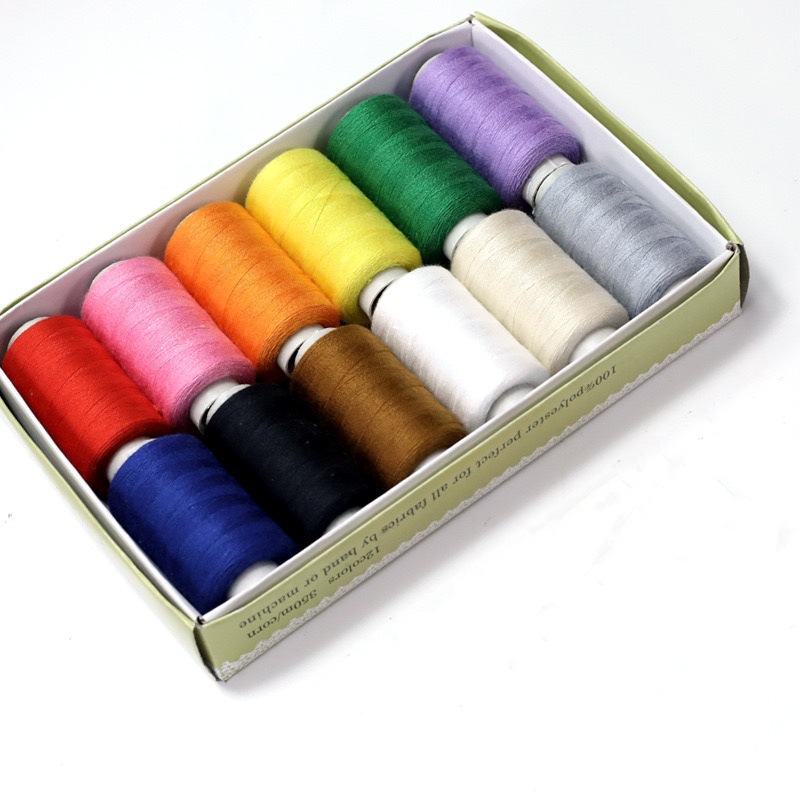 Fabricante spot 302 costura hogar hilo de coser hecho a mano hilo de engranajes hilo de poliéster cosido a mano hilo de color blanco y negro al por mayor