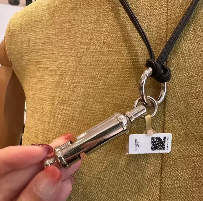 LEM* 同型ホイッスルペンダントネックレス、シンプルで高級感のあるデザイン、ニッチで多用途、調節可能なブラックレザーロープネックレス|undefined