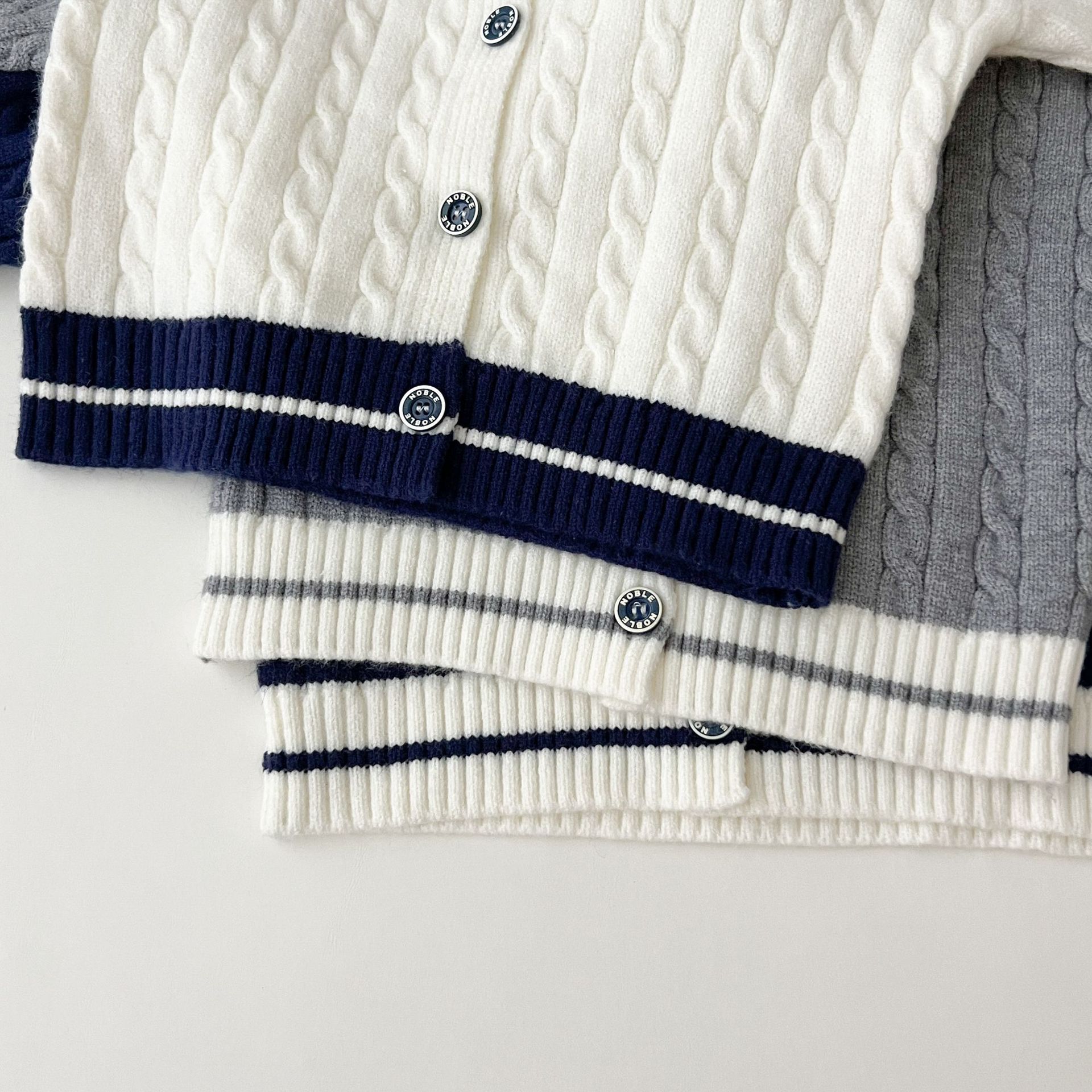 Children's Korean version cardigan 2024 children's clothing new product girls' knitted baby striped round neck jacket_voghion.com