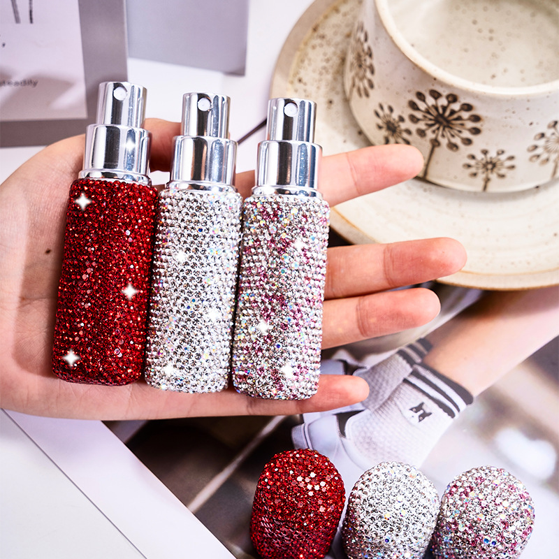 Tiktok Hot 10ml perfume sub-botella de vacío incrustado en diamantes presionando pequeña botella de muestra maquillaje mini botella de spray de viaje