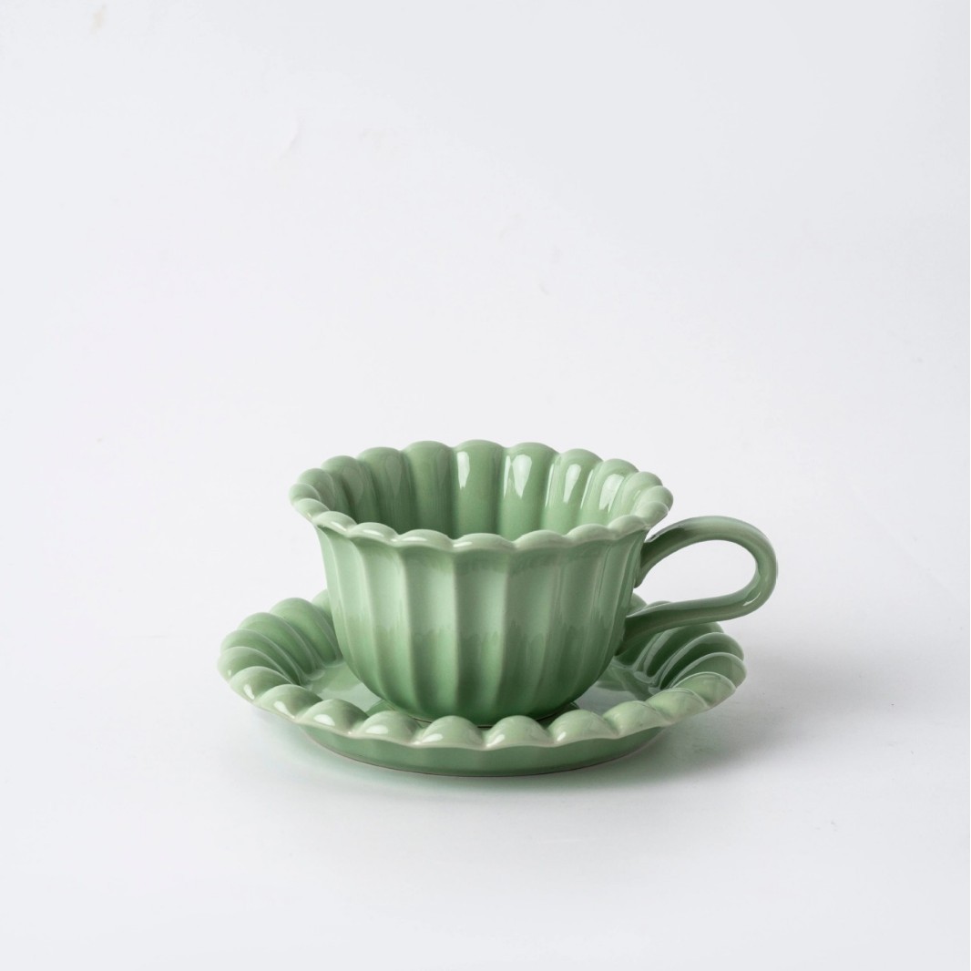 Paquete de taza y plato verde