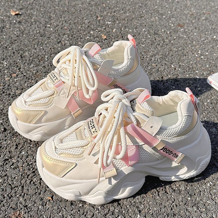 Zapatos de papá para mujeres 2025, nuevos zapatos de verano de altura de suela gruesa, de moda coreana, zapatos blancos para mujeres.