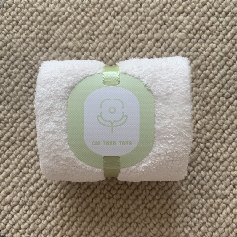 Маленький зеленый цветок