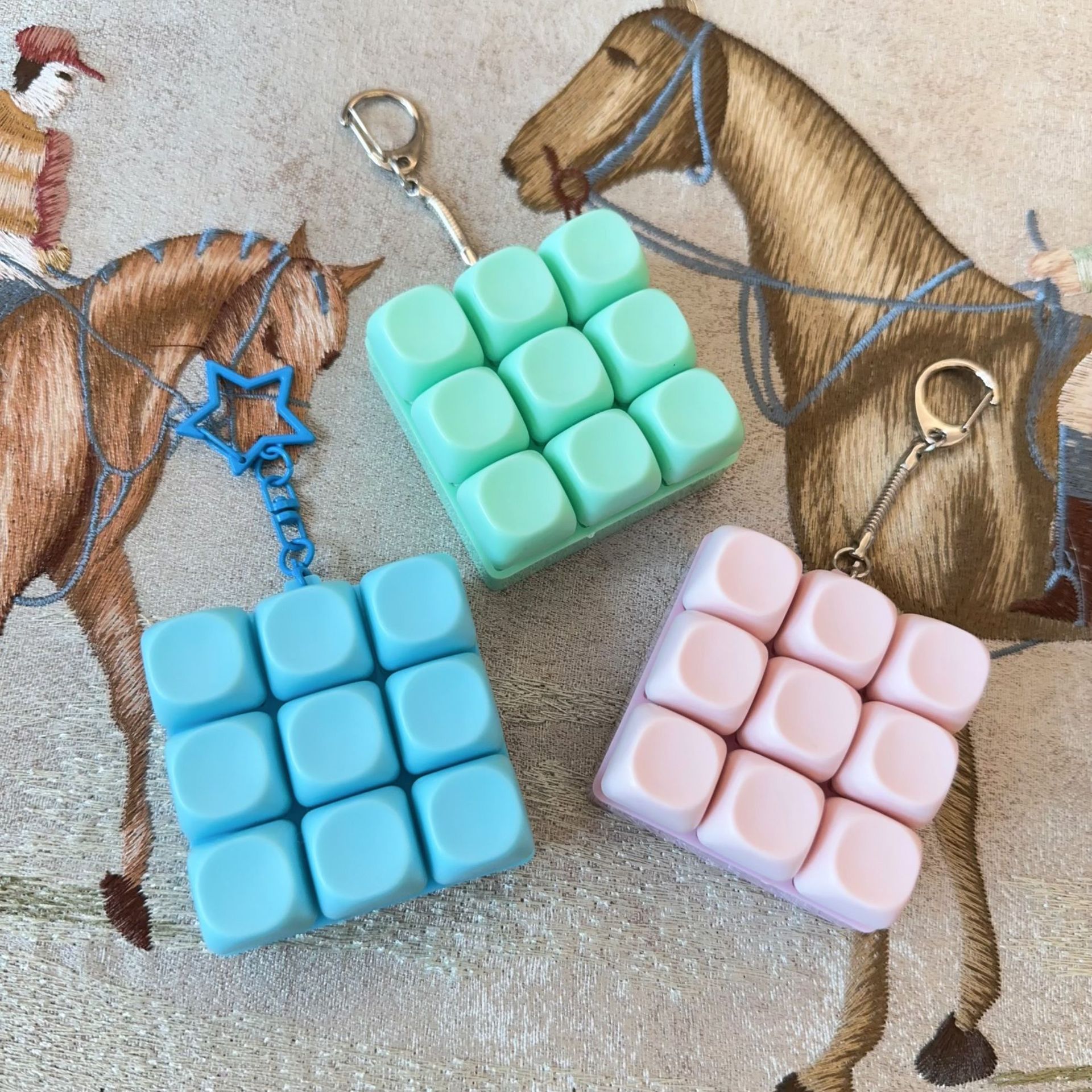 Cross-border Round Cap Decompression Button 9-key Switch Tester Keyboard Cat Keychain Finger Squeeze Stress-relief Toy_voghion.com