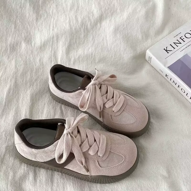 Женские моральные тренировочные туфли на толстой подошве, лето 2025, новый стиль, дышащие и универсальные туфли с низким берцем, супер популярные повседневные спортивные кроссовки в стиле ретро