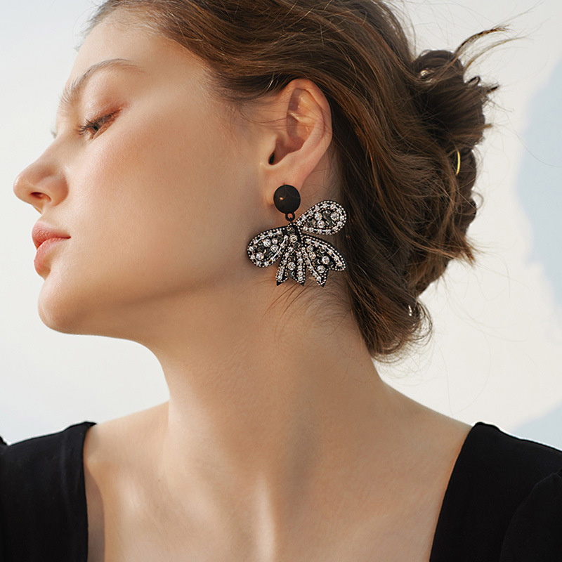 Pendientes De Lazo De Diamantes Destellantes De Moda Negra display picture 13