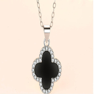 Clover necklace Women's Light luxury niche black pendant women's sweater chain jewelry