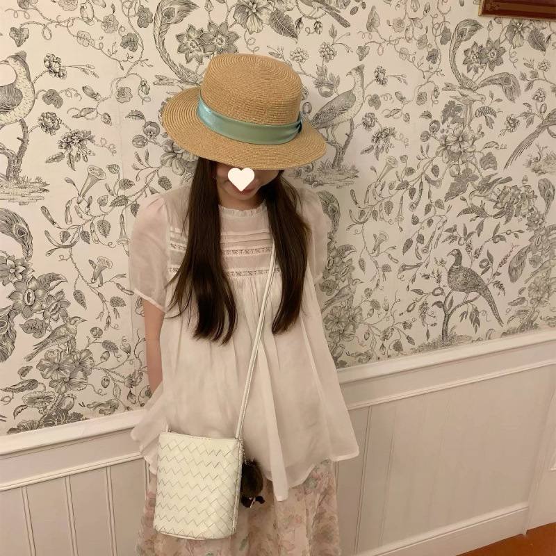 Cotton Lace Collar Blouse 2026 Summer New Style Korean Version Solid Color Doll Shirt Pullover Top Vacation Style Hollow-Out Design Cotton Lace Collar Blouse 2026 Summer New Style Korean Version Solid Color Doll Shirt Pullover Top Vacation Style Hollow-Out Design