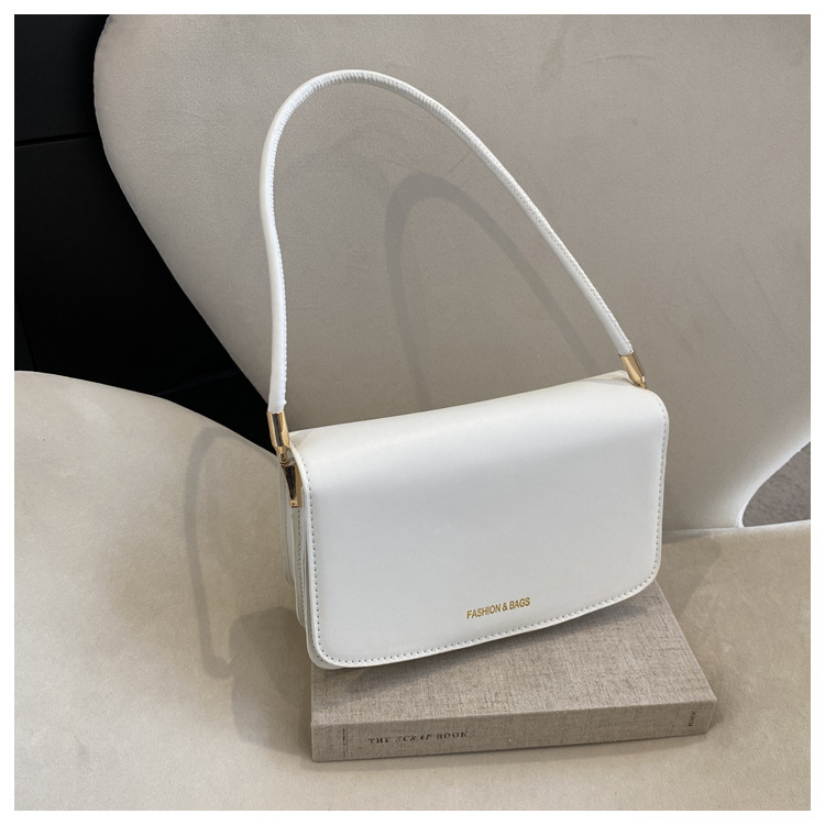 Texture simple et à la mode petit sac carré 2024 nouveau sac à bandoulière polyvalent de banlieue version coréenne sac à aisselles design de niche à la mode_voghion.com