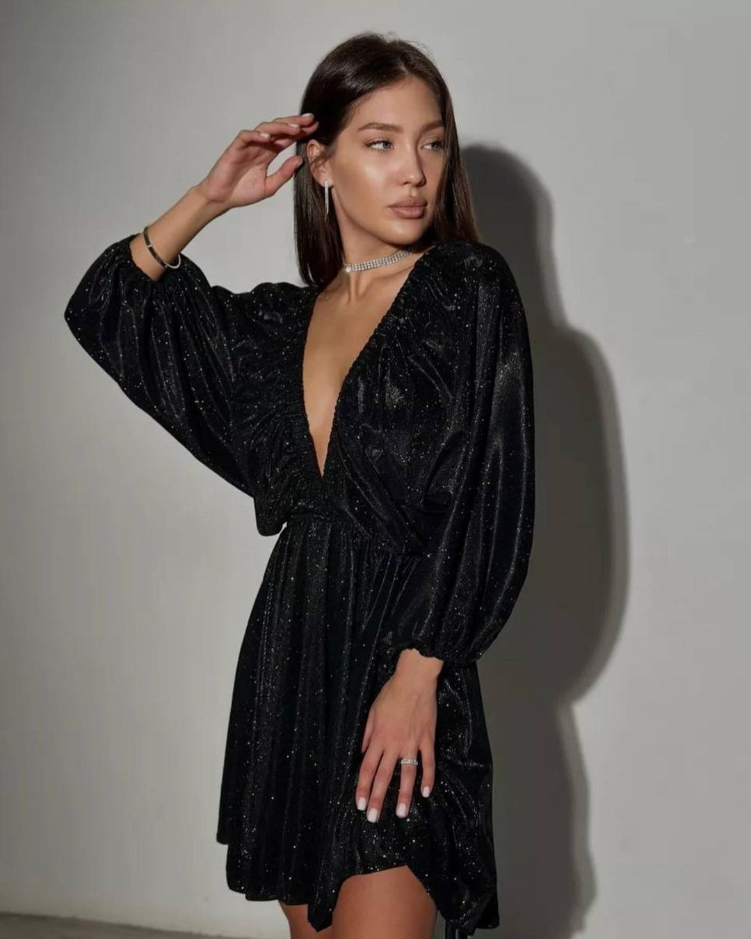 Slim Fit Type Wholesale Women's Elegant Solid Color Daily V Neck Long Sleeve Sheath Dress