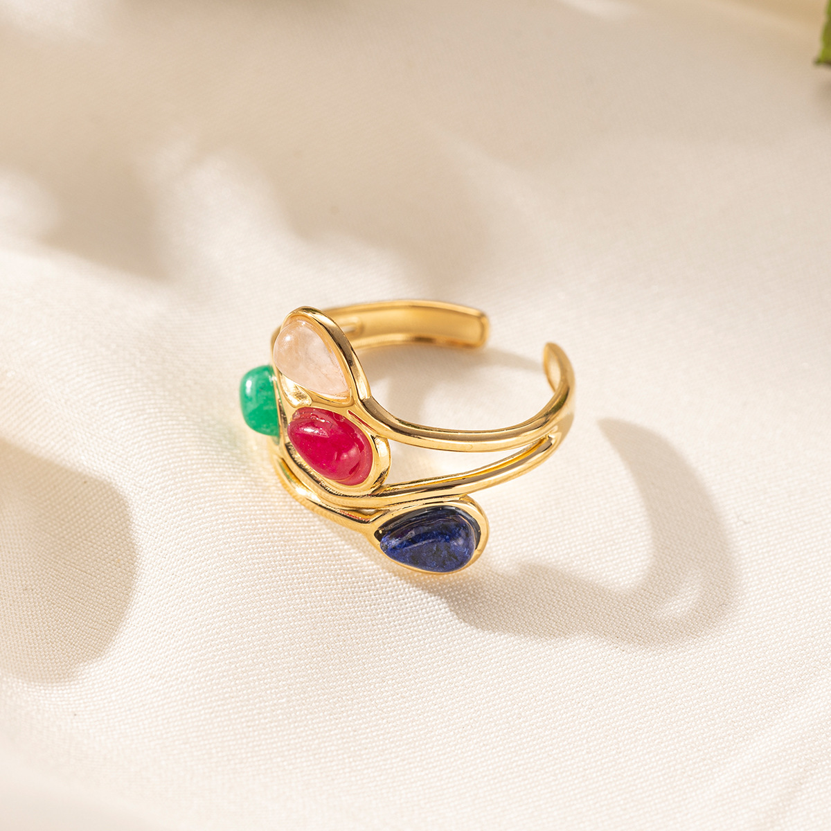 Anillo de acero inoxidable europeo y americano de Tena, lujo ligero, sentido de alta gama, anillo de piedra natural de color hueco de todo fósforo, joyería de nicho femenina
