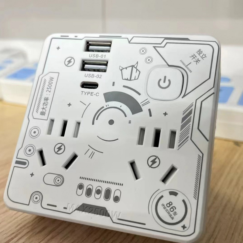 소켓 2개 + 휴대폰 충전 포트