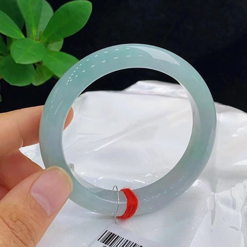 Vòng tay ngọc bích băng tự nhiên Miến Điện màu xanh nhạt trong suốt cao cấp chi tiết 6