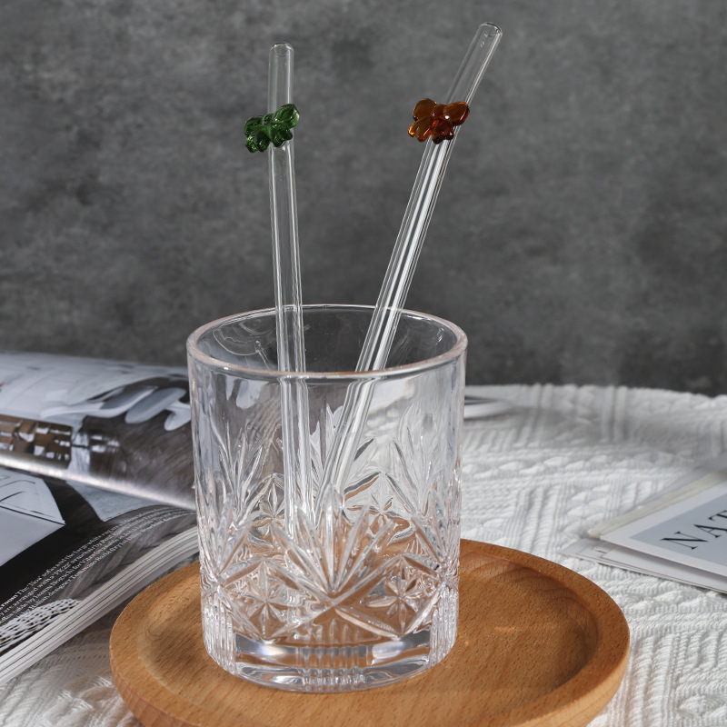 Glass straw with bow