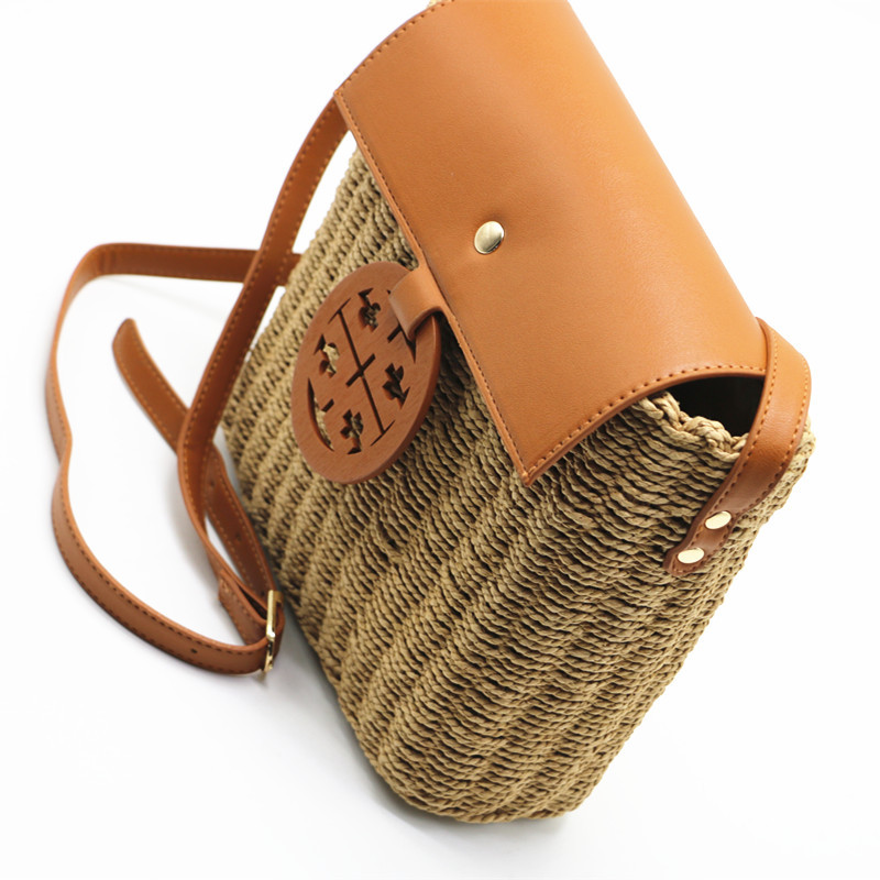 Straw beige camel one-shoulder bag