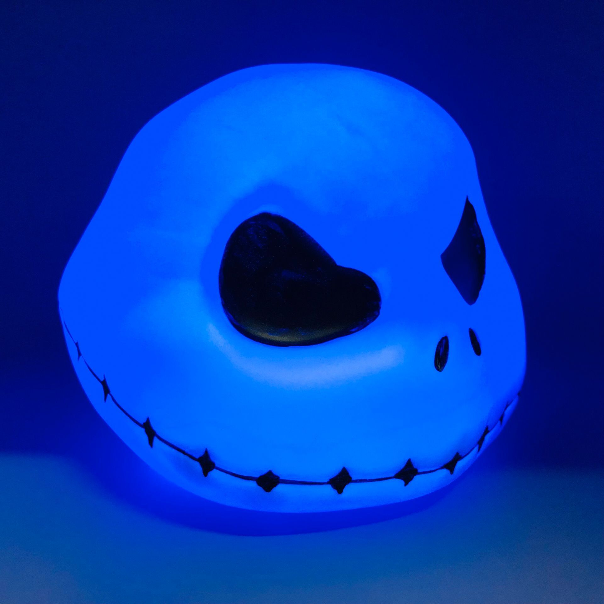 Luz LED de Noche Creativa USB con Luz Cambiante de Color para Halloween