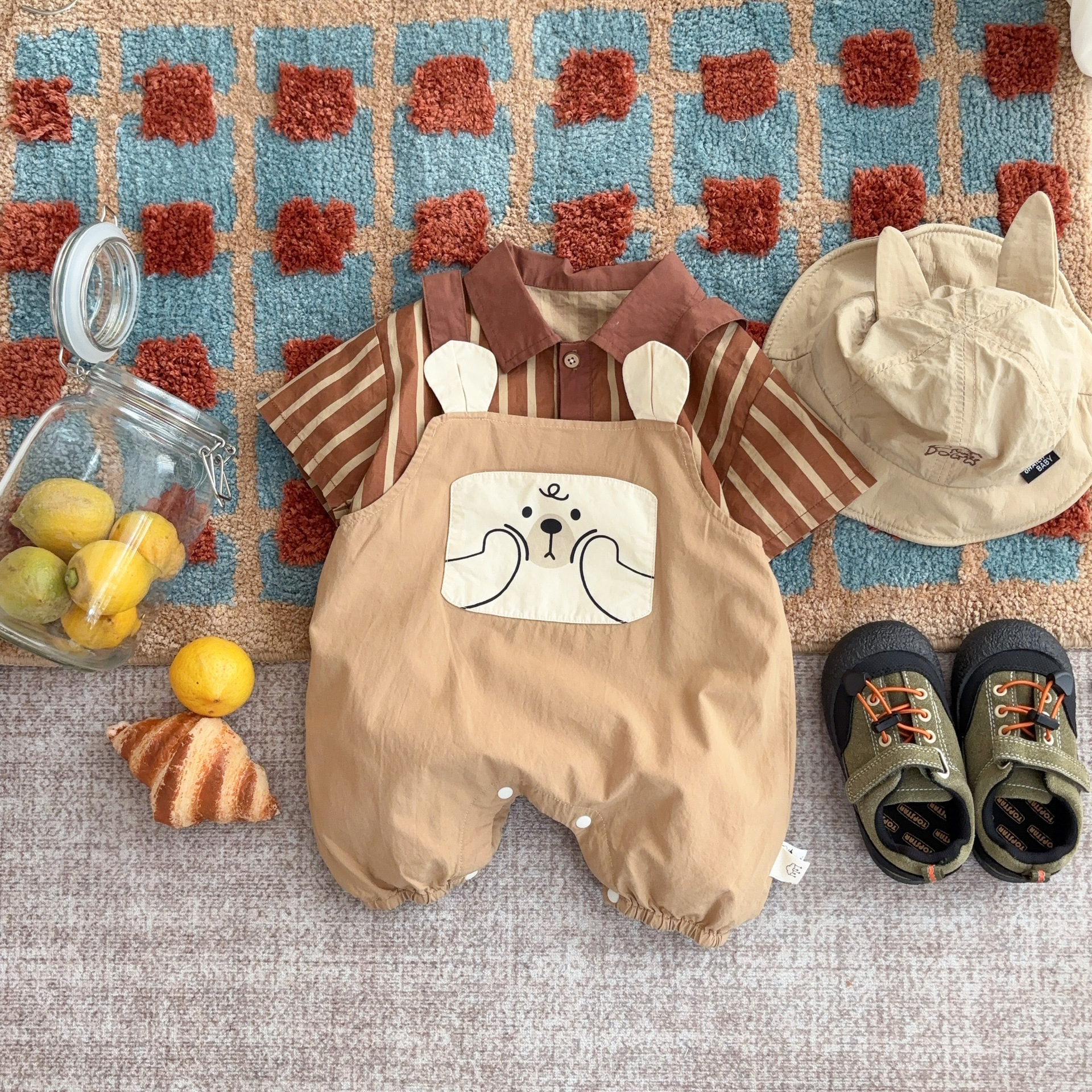 Ropa para niños coreanos verano delgado traje de bebé para hombres monos de dibujos animados camisa a rayas de manga corta traje de salida de dos piezas