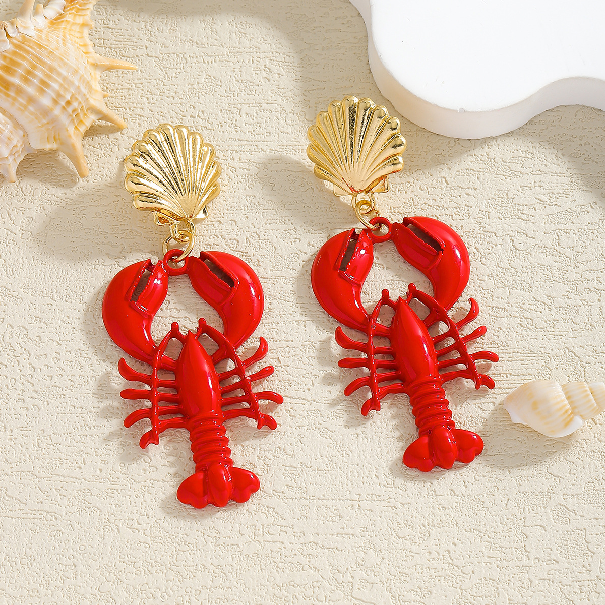 Pendientes colgantes estilo bohemio con concha y langosta_voghion.com