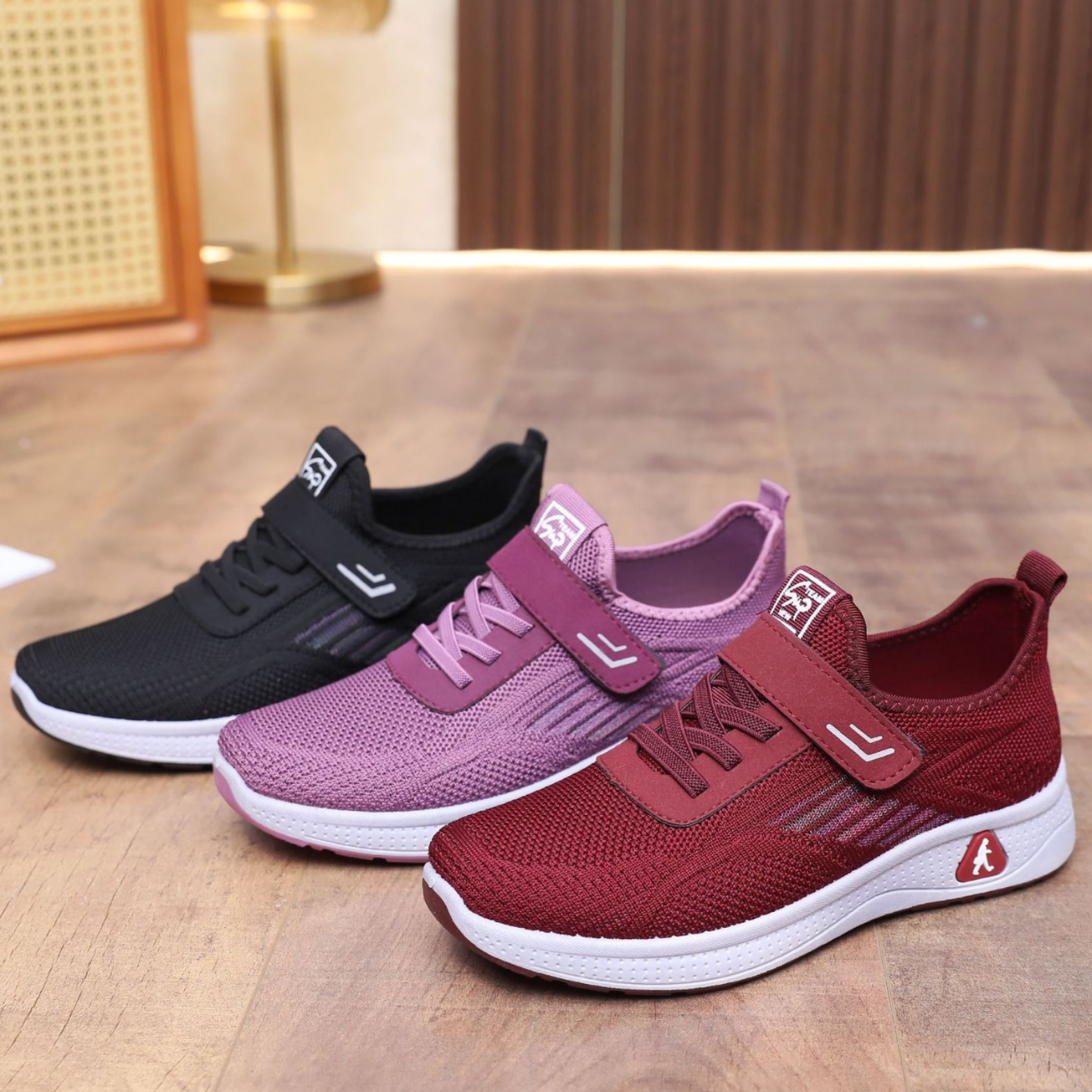 2024 spring and summer women's shoes breathable flying woven walking shoes women's leisure sports non-slip cloth shoes for middle and old age