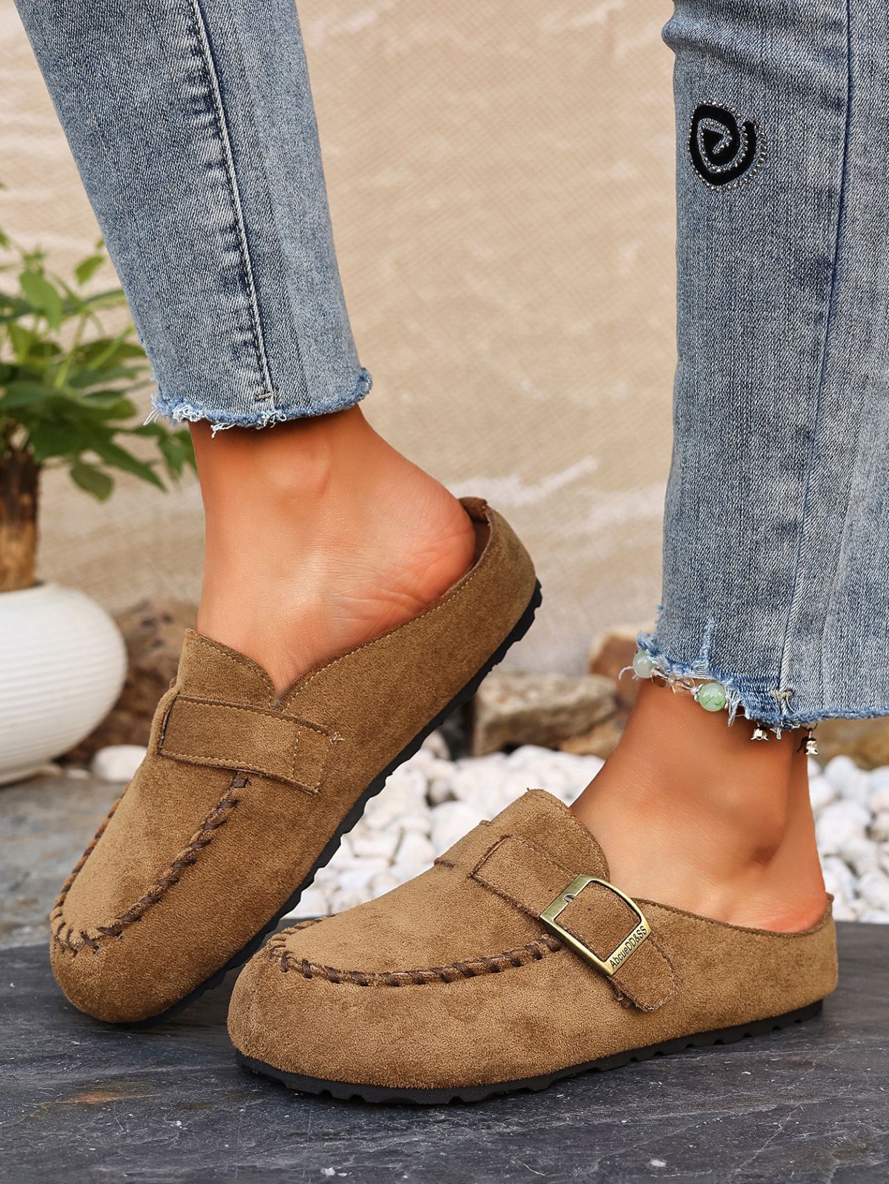 Women's Fleece Lined Bread Toe Slippers Spring Style Thick Sole Retro Buckle Birken Inspired Slippers Size 43_vogvips.com