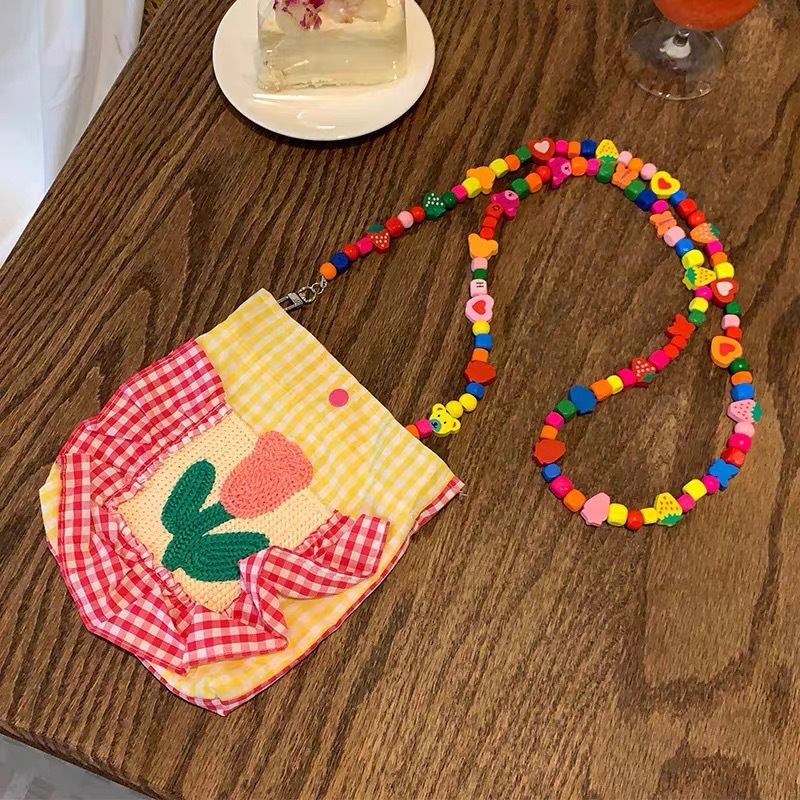 붉은 격자 튤립